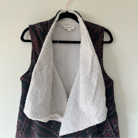 Cloud Chaser Sherpa Lined Aztec Print Sleeveless Long Line Open Front Vest - Picture 4 of 9